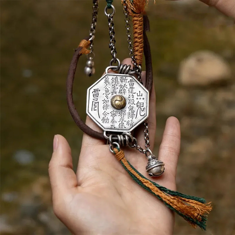 Ethnic Fashion Co In - Collier pendentif pièce Bagua octogonale vintage